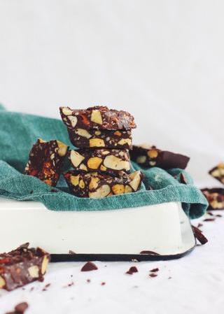 Two Raw Sisters Vegan The Brothers Green Hemp Chocolate Bar